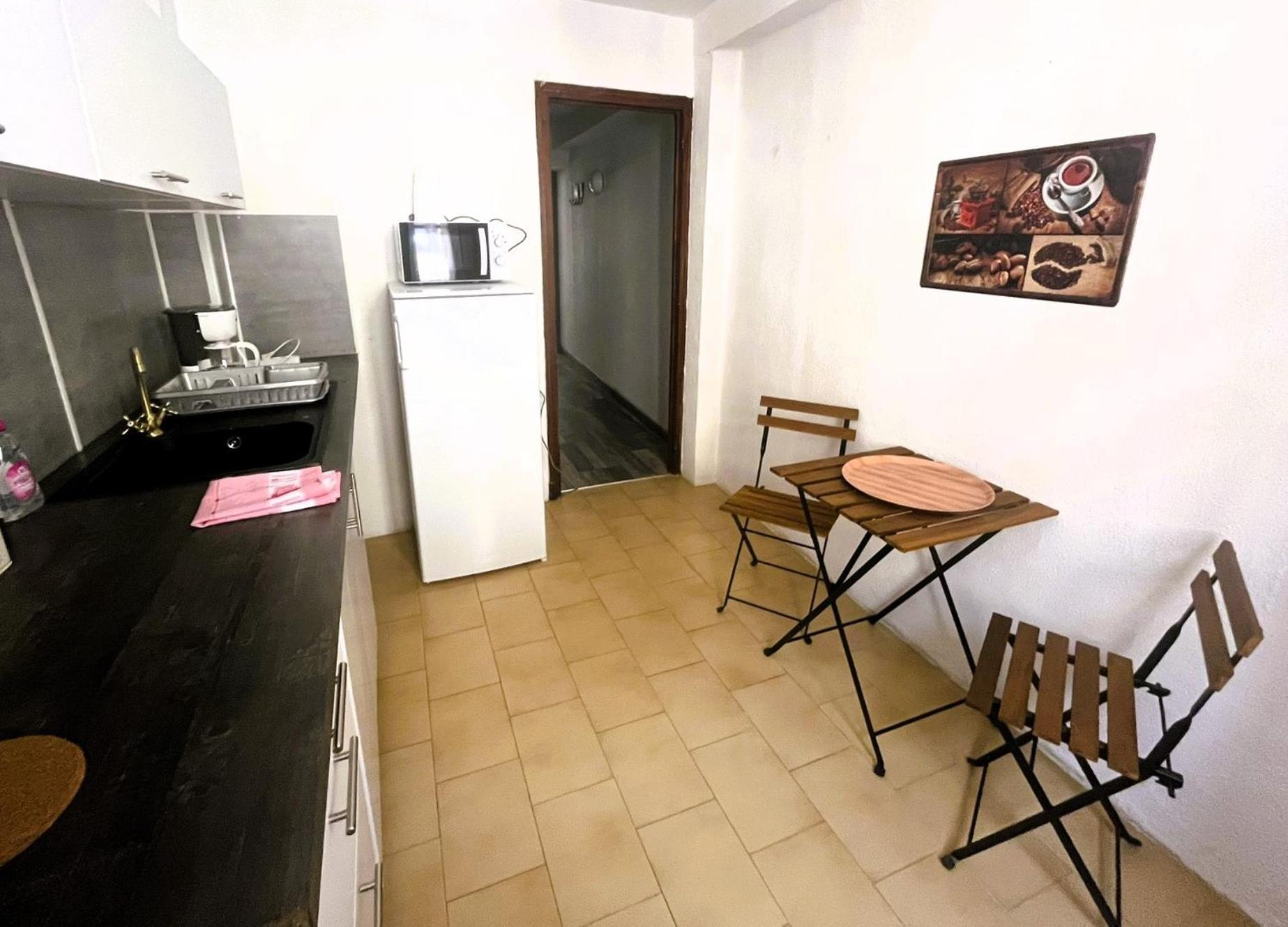 Au Pied Des Remparts 10 Rue Saint Jean Apartment Вилфранш-дьо-Конфлон Екстериор снимка